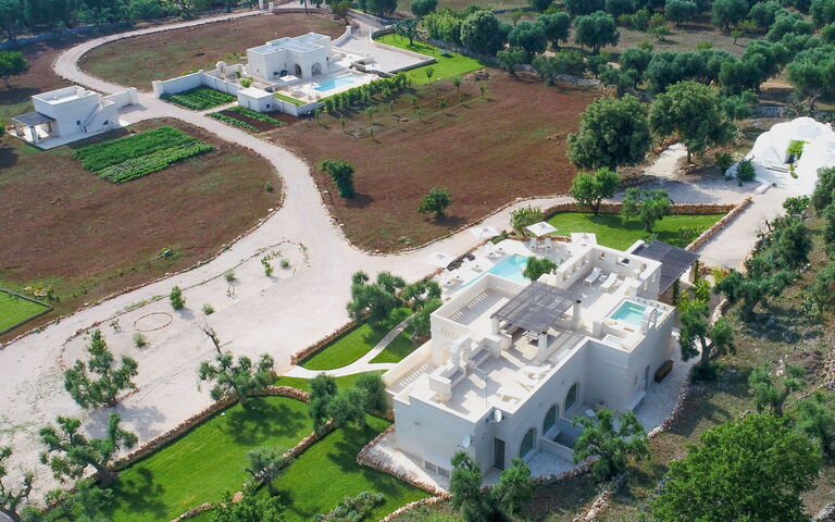 Corte Dei Messapi Sleeps 24: all'aperto, Balcone / Terrazza / Patio, Entrata Principale, Estate, Esterni, Giardino, Piscina, Primavera, Vista Panoramica