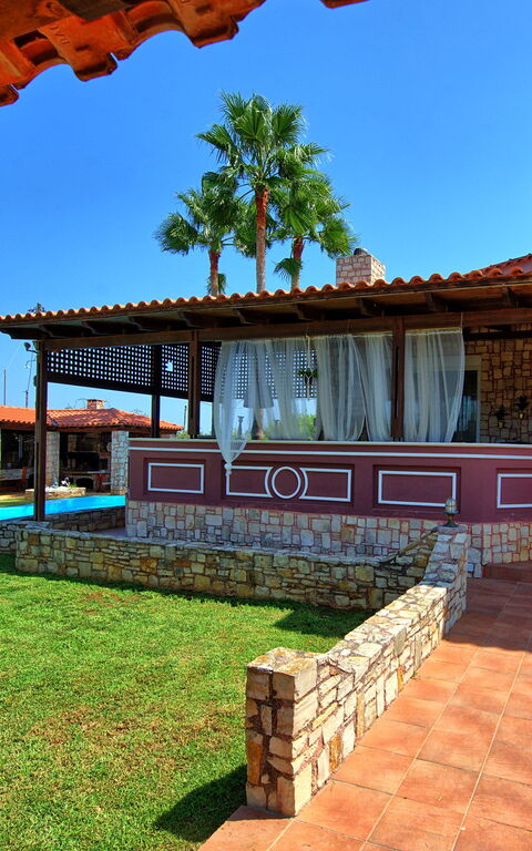 Villa Milon: all'aperto, Giardino