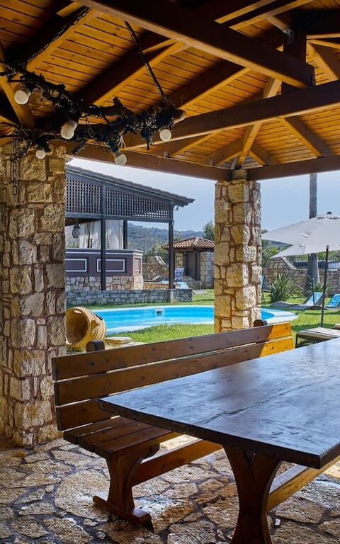 Villa Milon: Balcone / Terrazza / Patio, Piscina