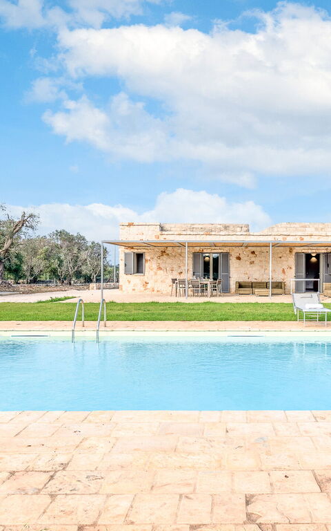 Villa Trullina: all'aperto, Piscina