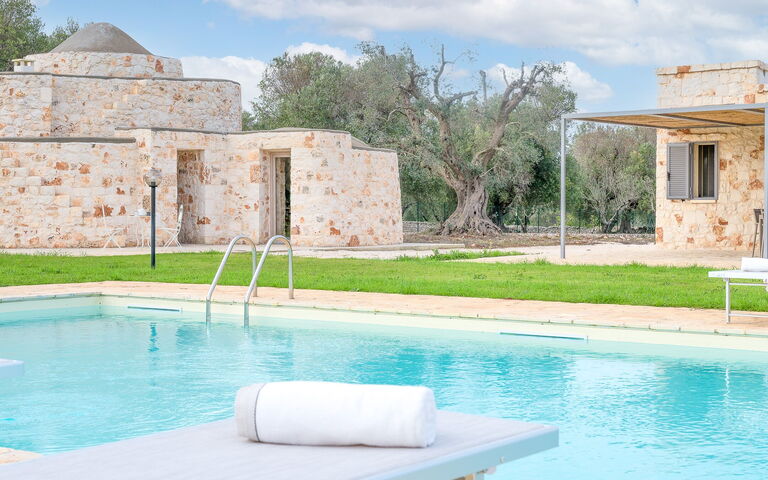 Villa Trullina: all'aperto, Giardino, Piscina