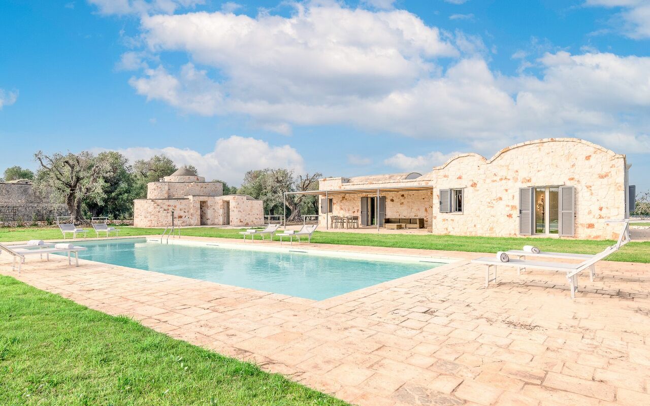 Villa Trullina: all'aperto, Giardino, Piscina