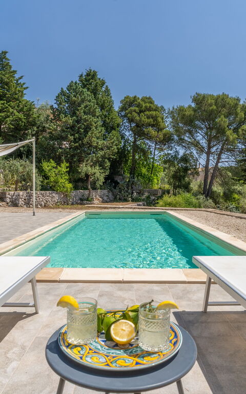 Villa Pica: all'aperto, Esterni, Piscina