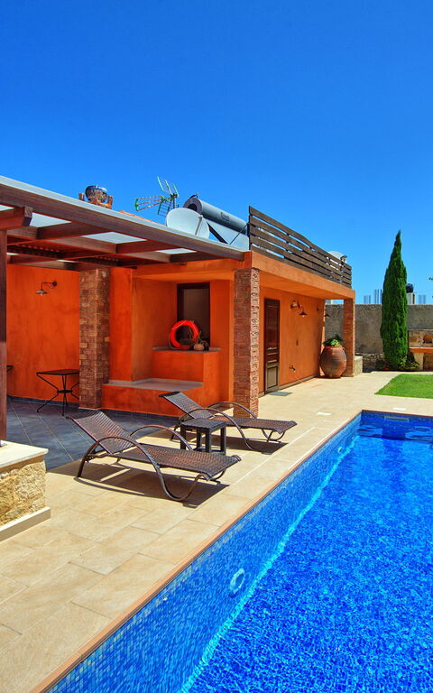 Villa Rodanthi: Estate, Piscina