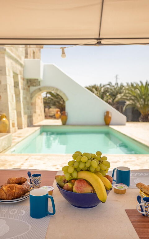 Villa Turris: Balcone / Terrazza / Patio, Piscina