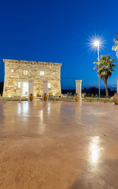 Villa Turris: all'aperto, Esterni