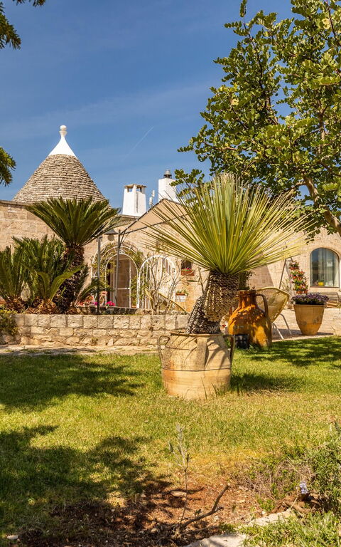 Trullo Patricia Pool: Esterni, Giardino