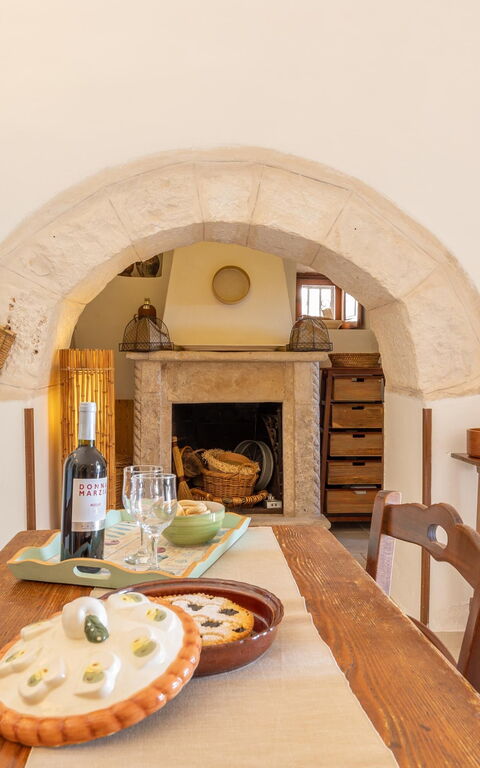 Trullo Patricia Pool: Sala da pranzo, Soggiorno