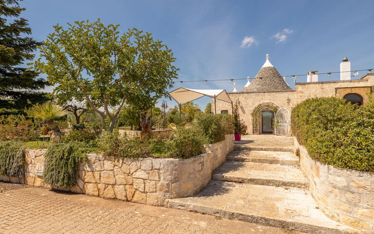 Trullo Patricia Pool: Entrata Principale, Esterni