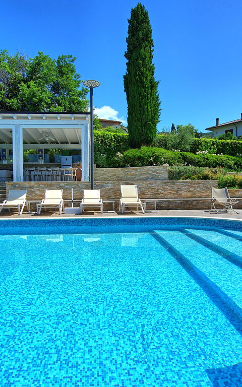 Casa White: all'aperto, Estate, Piscina
