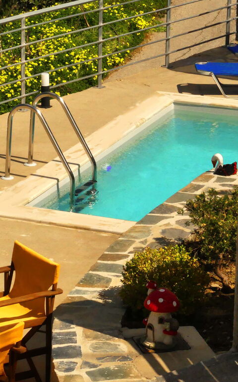 Aretousa: all'aperto, Piscina