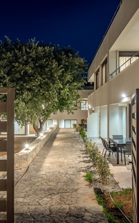 Aelia: Entrata Principale, Esterni