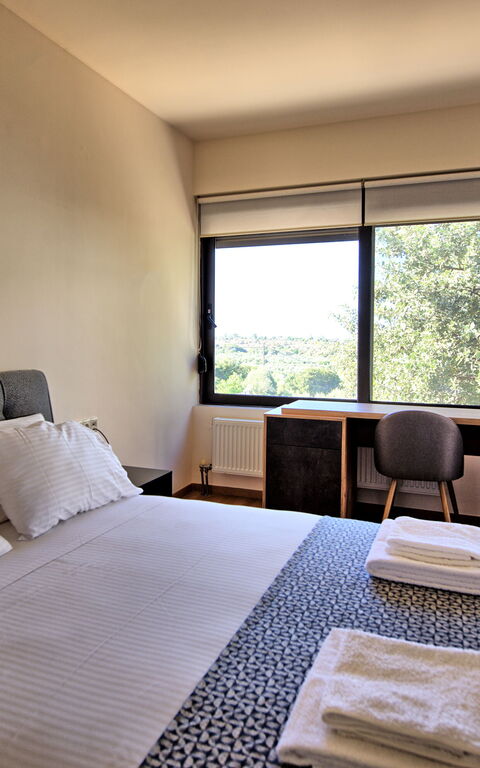 Iris: Camera da letto