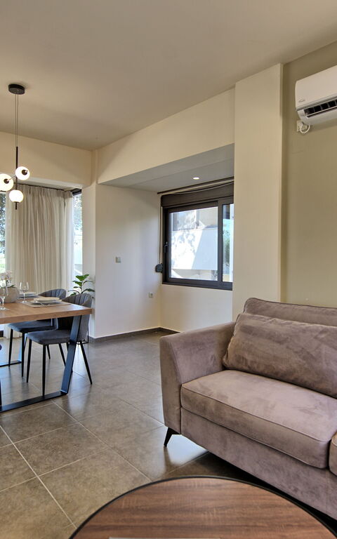 Iris: Sala da pranzo, Soggiorno