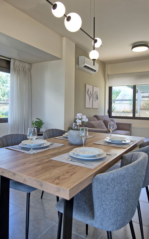 Iris: Sala da pranzo, Soggiorno