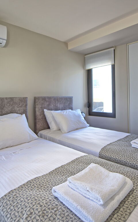 Iris: Camera da letto