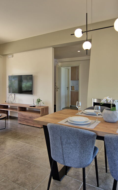 Iris: Sala da pranzo, Soggiorno