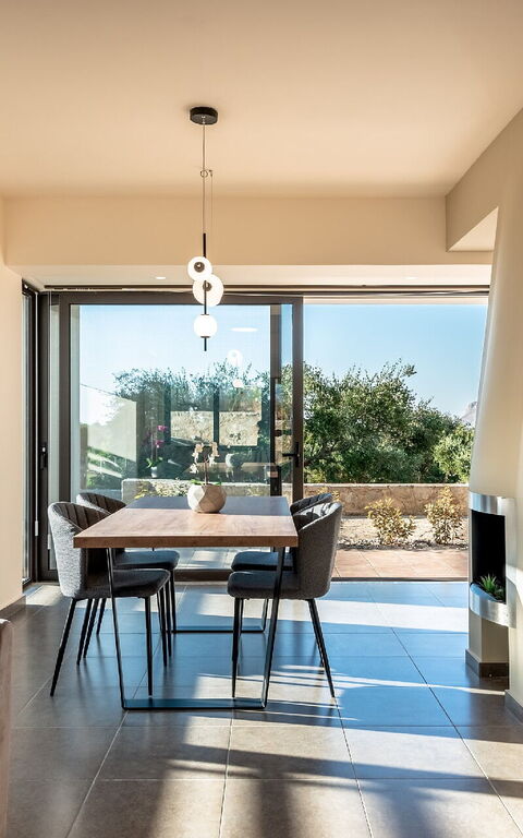 Iris: Balcone / Terrazza / Patio, Entrata Principale, Giardino, Sala da pranzo, Soggiorno