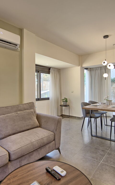 Dioni: Sala da pranzo, Soggiorno