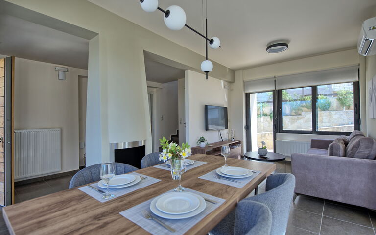 Phaedra: Sala da pranzo, Soggiorno