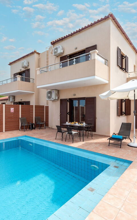 Villa Stratianna: all'aperto, Esterni, Piscina