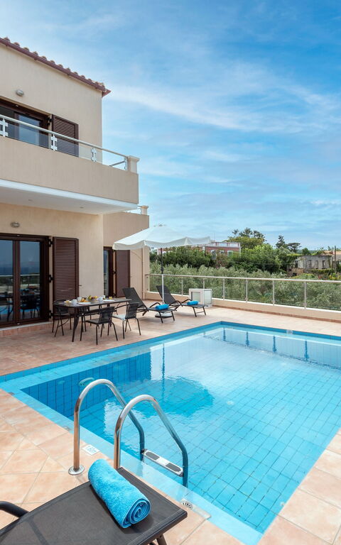 Villa Stratianna: all'aperto, Esterni, Piscina