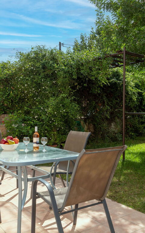 Villa Flora: all'aperto, Balcone / Terrazza / Patio, Esterni