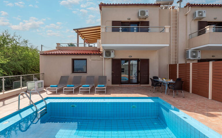 Villa Flora: all'aperto, Esterni, Piscina