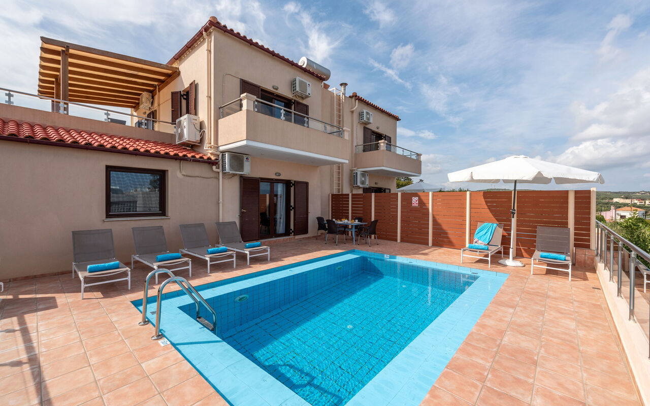 Villa Flora: all'aperto, Esterni, Piscina