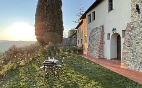 Alloggio Pesa: Esterni, Giardino