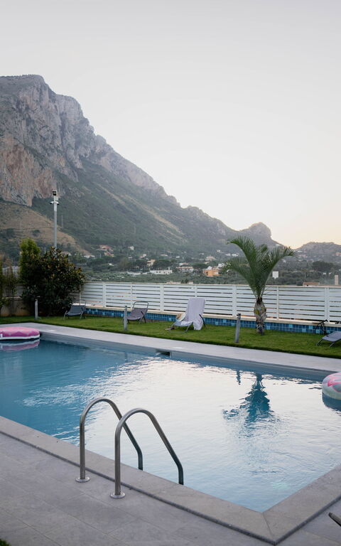 Villa Vincenzo: Giardino, Piscina, Vista Panoramica