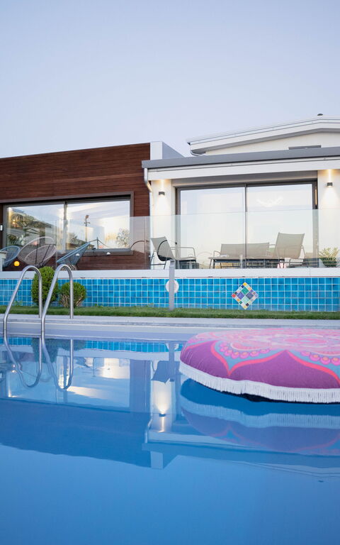 Villa Vincenzo: Esterni, Giardino, Piscina