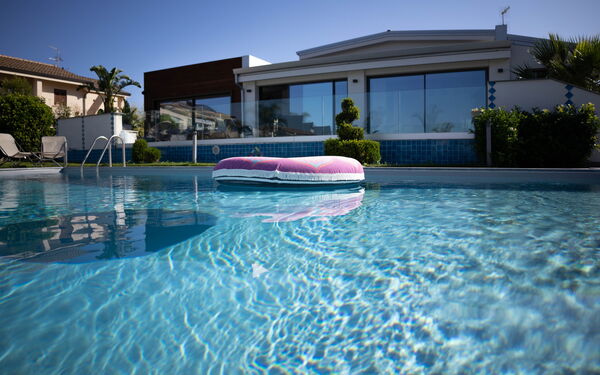 Villa Vincenzo: Piscina