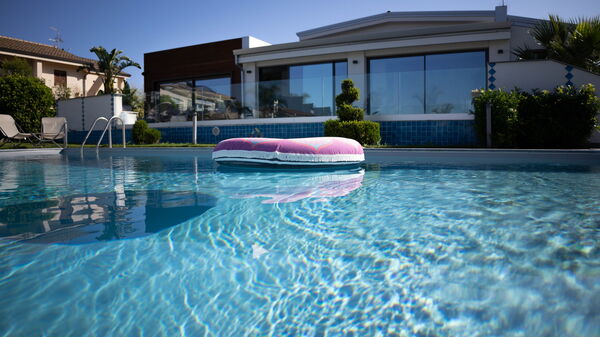 Villa Vincenzo: Piscina