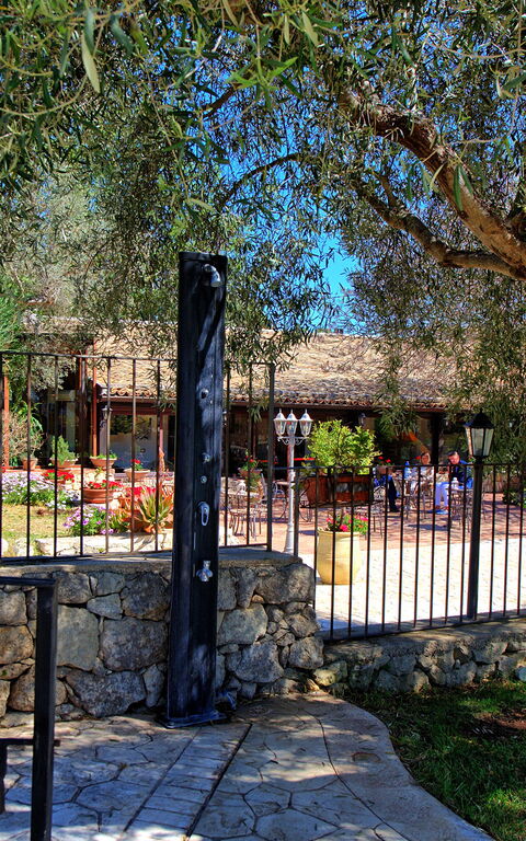 Villa Maddalena: all'aperto, Esterni