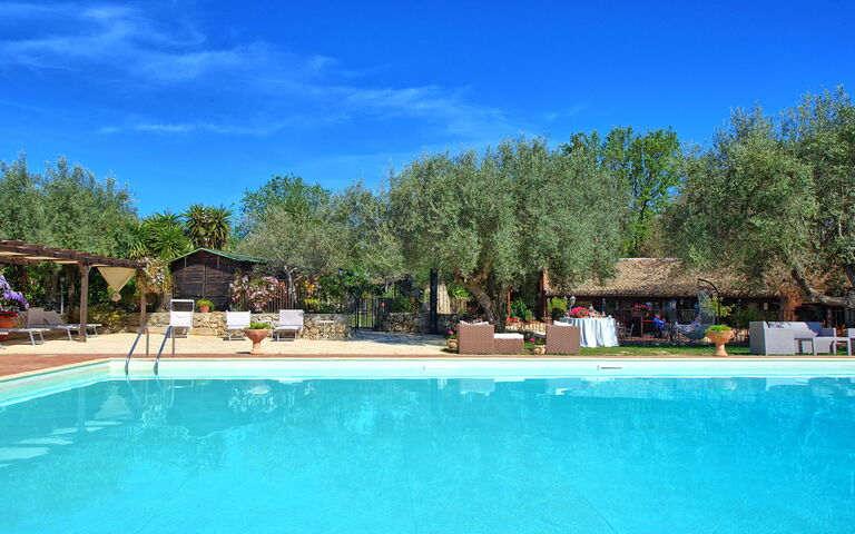 Villa Maddalena: all'aperto, Esterni, Piscina