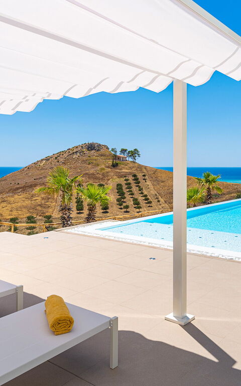 Villa Domizia: Piscina, Vista Panoramica