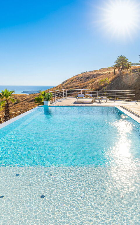 Villa Domizia: Piscina, Vista Panoramica