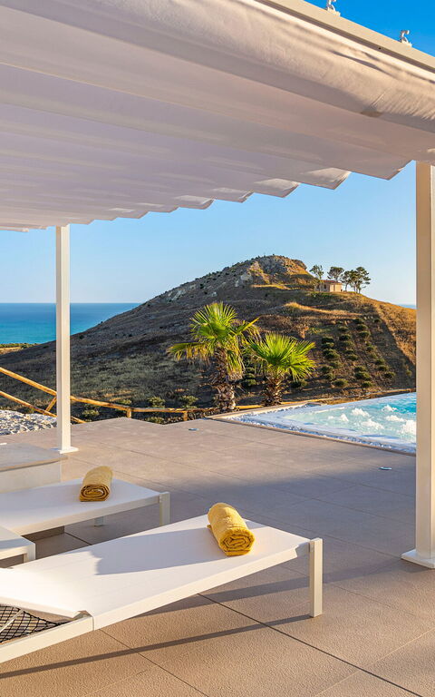 Villa Domizia: Piscina, Vista Panoramica