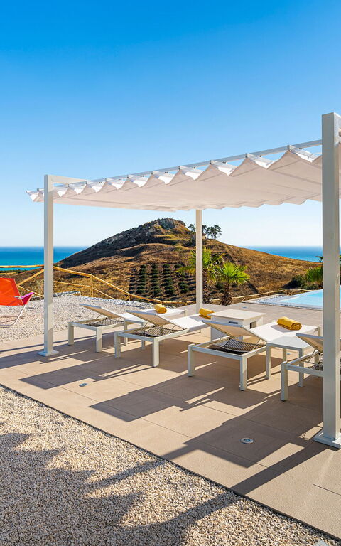 Villa Domizia: Giardino, Piscina, Vista Panoramica