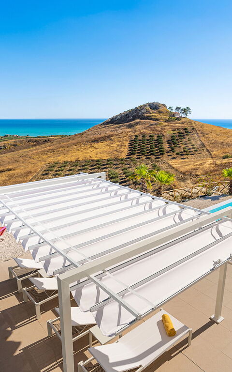 Villa Domizia: Piscina, Vista Panoramica