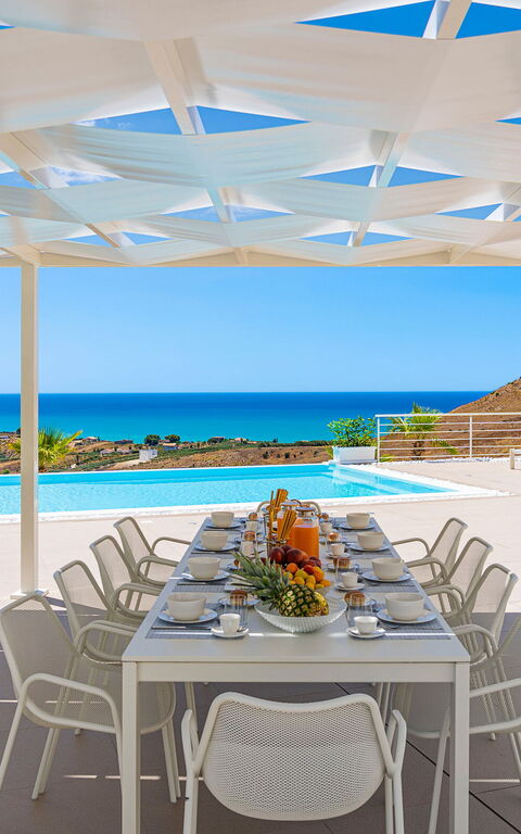 Villa Domizia: Balcone / Terrazza / Patio, Piscina, Vista Panoramica