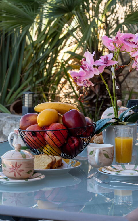 Villa Halepi: all'aperto, Cibo, Esterni