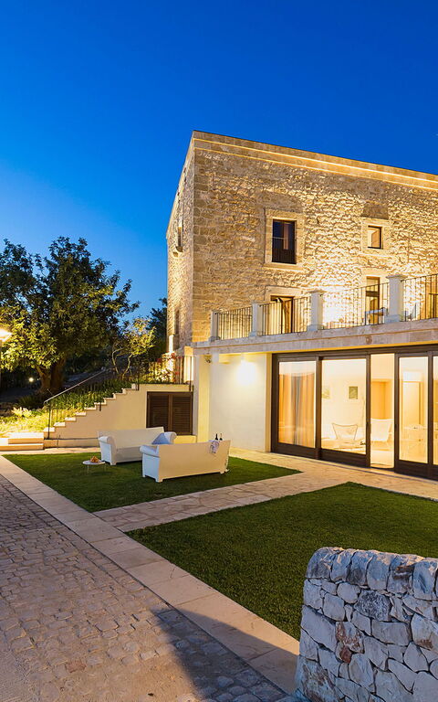 Villa Corte Dorata: all'aperto, Esterni, Giardino