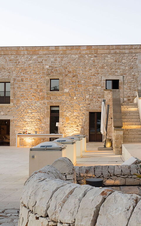 Villa Corte Dorata: all'aperto, Entrata Principale, Esterni