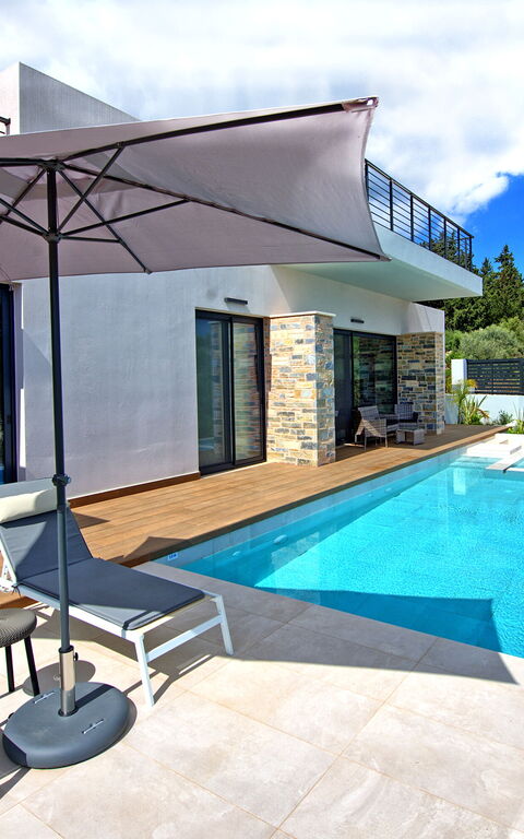 Villa Kallos: Piscina