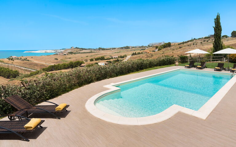 Villa Anthea: all'aperto, Giardino, Piscina, Vista Panoramica