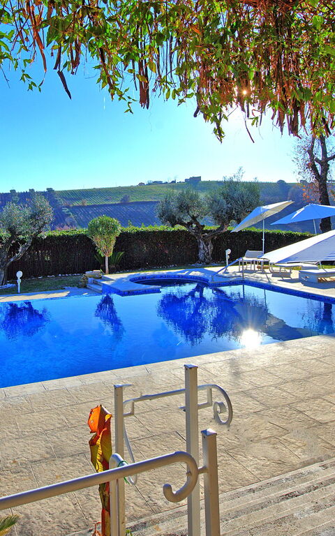 Villa Vittoria: all'aperto, Giardino, Piscina