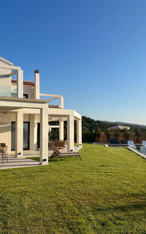 Villa Acropolitana: all'aperto, Balcone / Terrazza / Patio, Estate, Esterni, Giardino, Piscina, Vista Panoramica