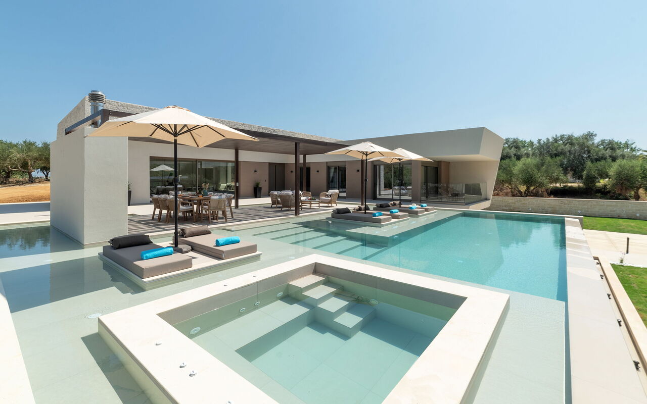 Villa El: Idromassaggio, Piscina